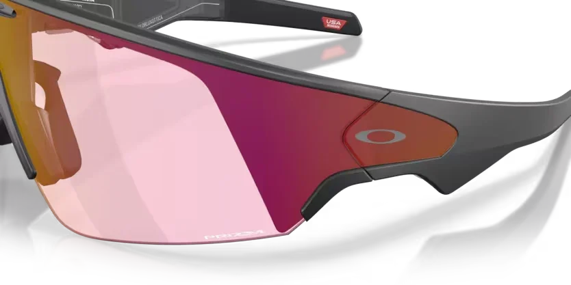 Oakley Meta | OW8001 Vanguard | Black Prizm Transitions Ember