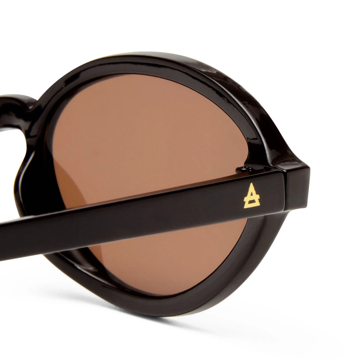 Aire | Pyxis | Chocolate/Brown