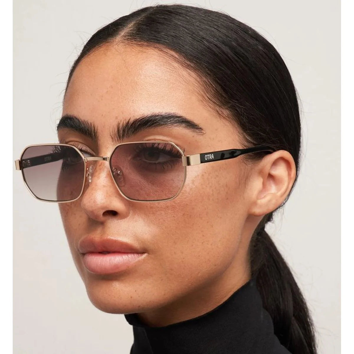 Otra | Hannah | Gold Smokey Brown