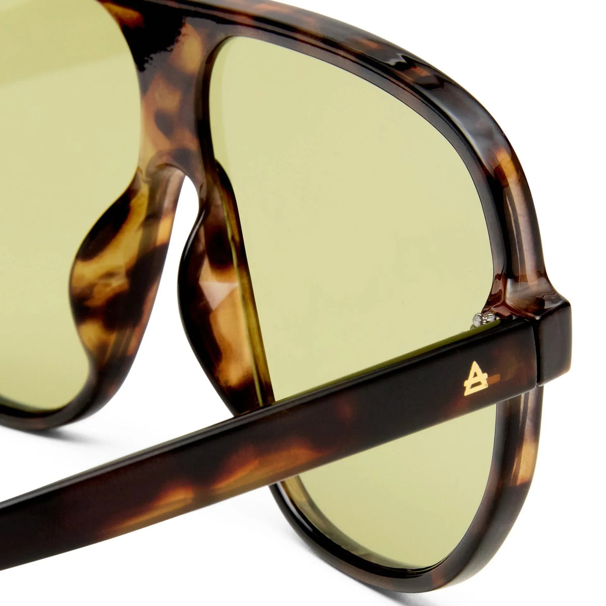 Aire | Hydrus | Dark Tort/Green
