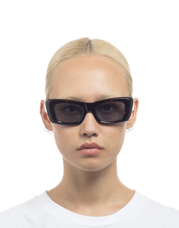Le Specs | Dopamine | Tort