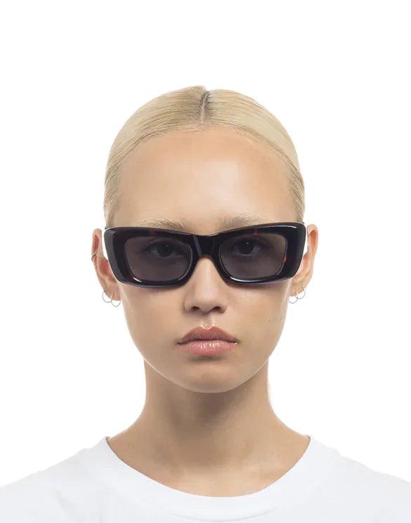 Le Specs | Dopamine | Tort