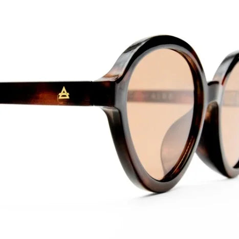 Aire | Pyxis | Dark Tort