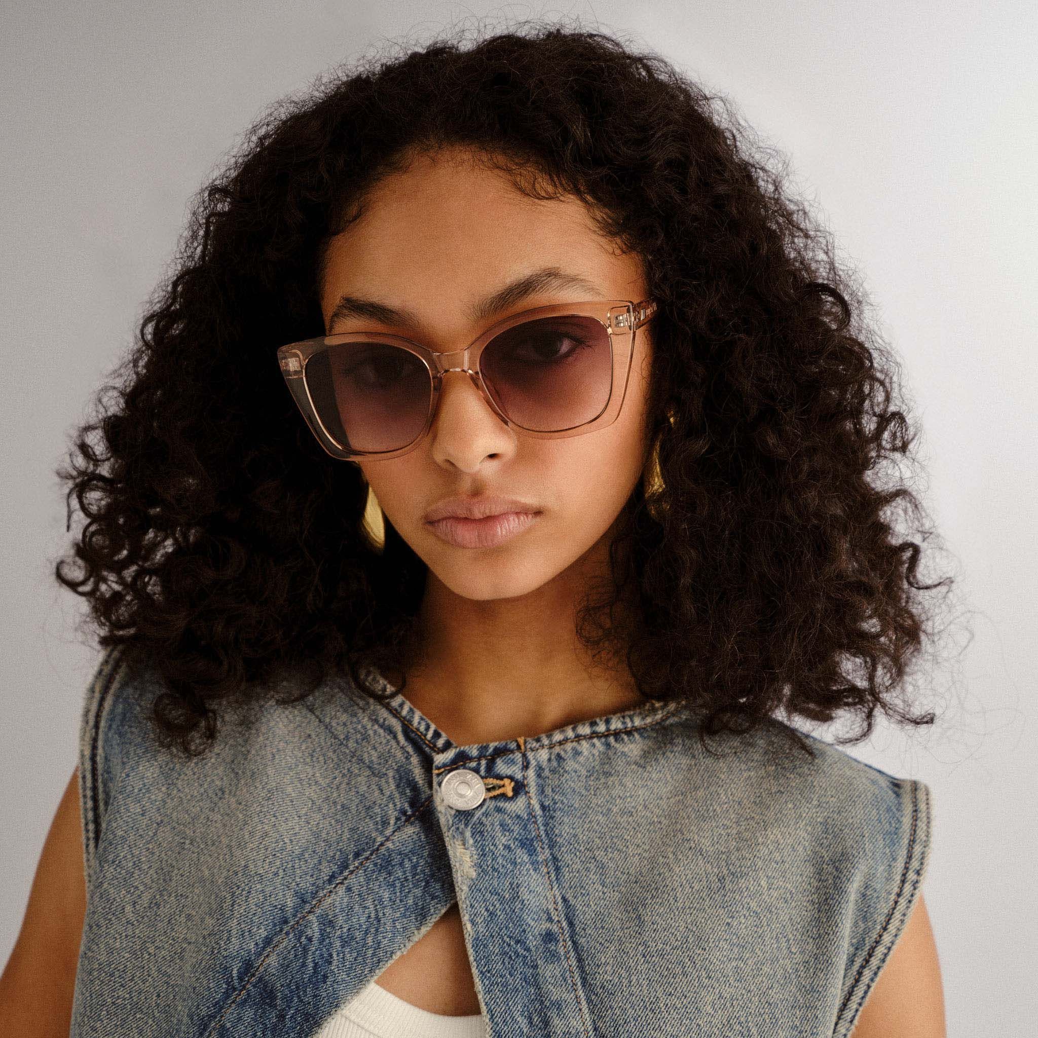 Le Specs |  Incantation | Sand