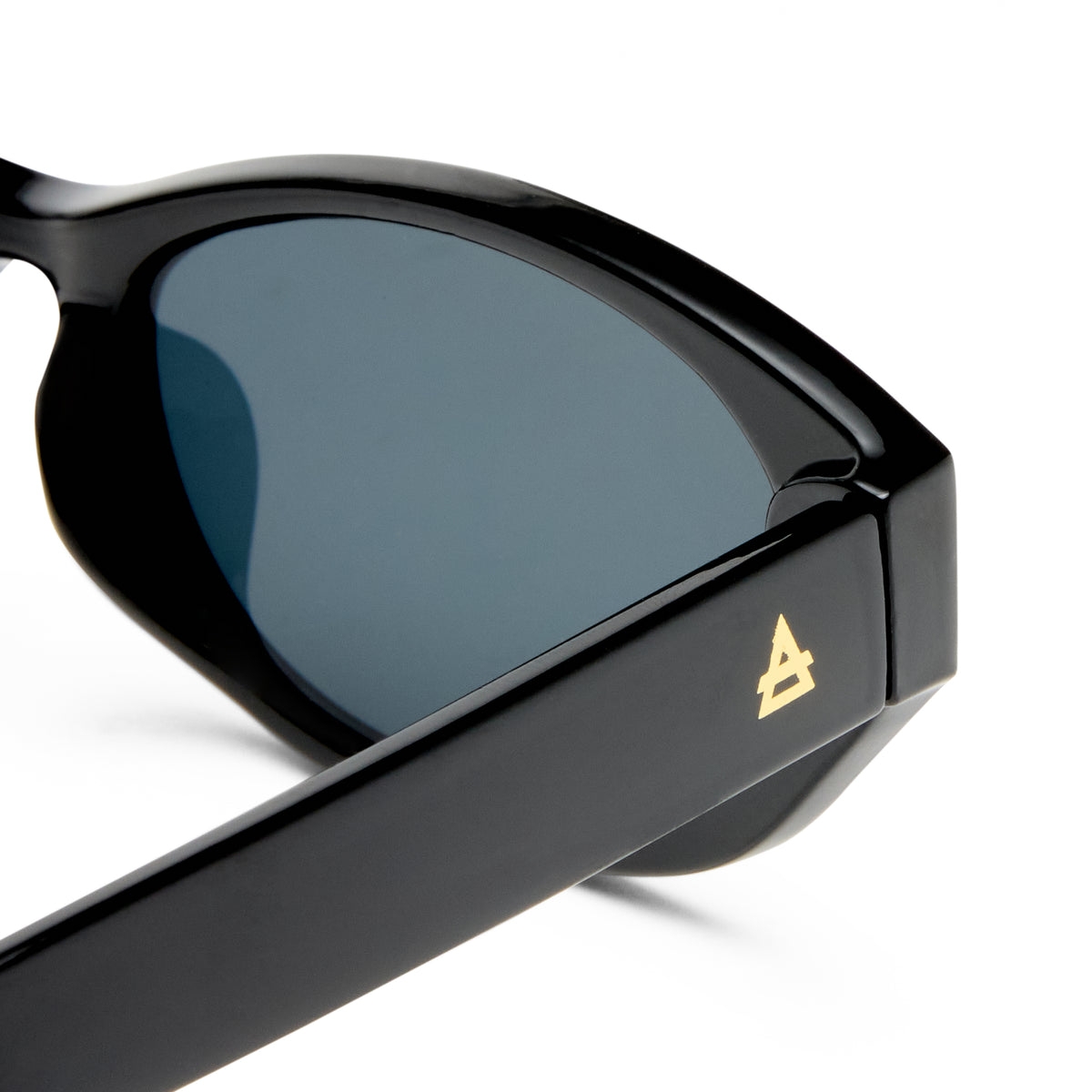 Aire | 2612384 Moonstone | Black